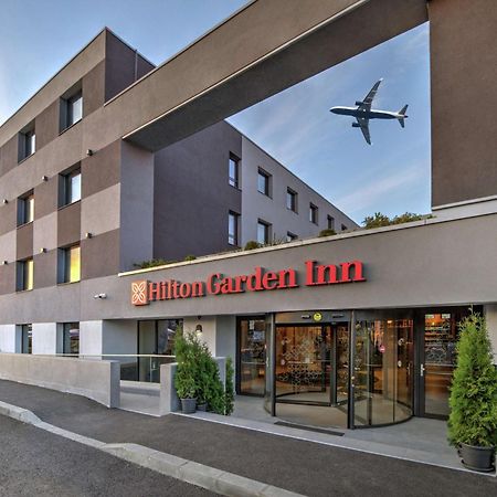 Hilton Garden Inn Bucharest Airport Otopeni Bagian luar foto