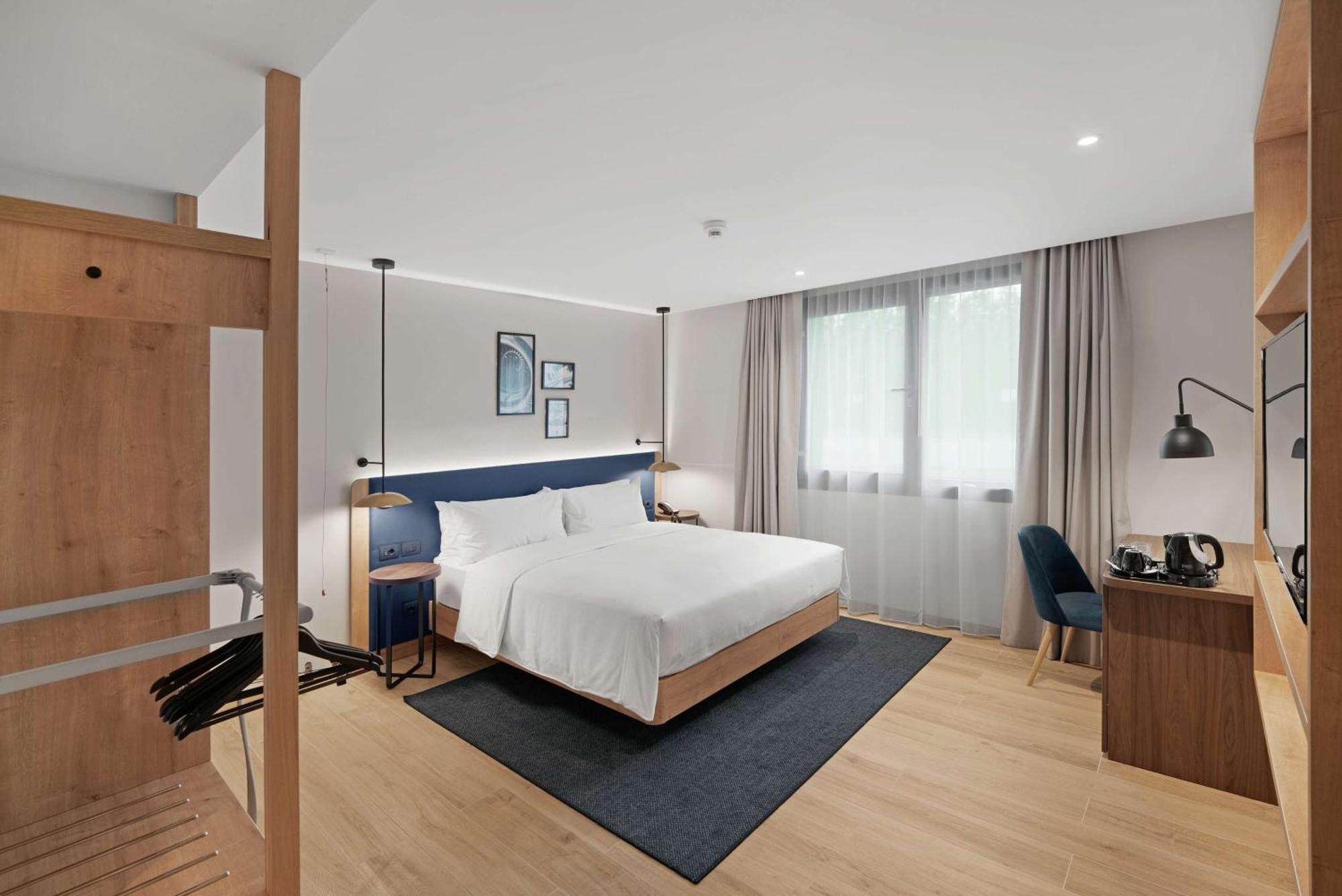Hilton Garden Inn Bucharest Airport Otopeni Bagian luar foto